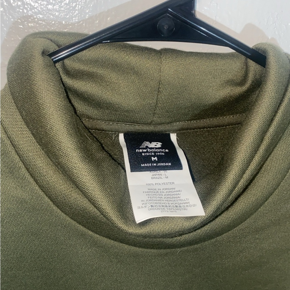 New Balance Forest Green Cropped Top - Picture 4 of 5